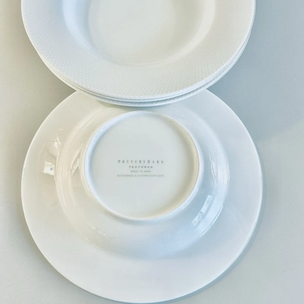 4 Pottery Barn Bowls TEXTURED White Rim Porcelain Soup Bowl Set 4 Rimmed 8.75